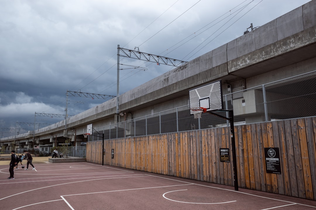 Rozwój infrastruktury sportowej w gminie – jakie inwestycje są potrzebne?